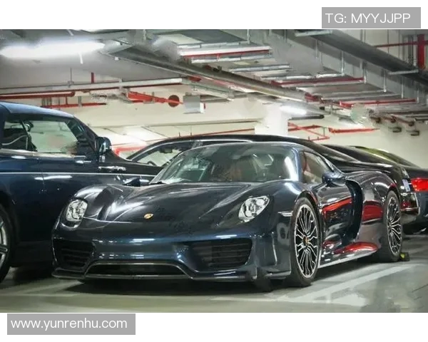 中国足球明星们的豪华座驾盘点 揭秘他们的私人车库与奢华生活方式