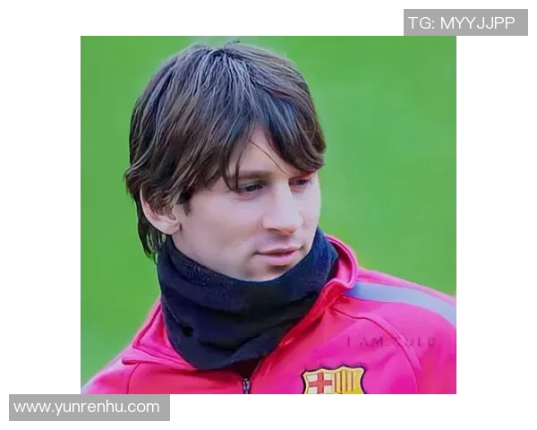 十月出生的足球传奇球星盘点：他们的辉煌成就与赛场瞬间