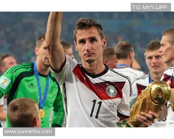 德国足球黄金一代：从贝肯鲍尔到克洛泽的传奇岁月